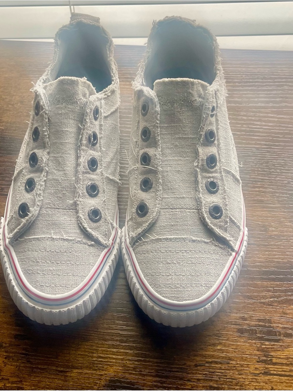 Blowfish Malibu slip-on sneakers in women’s US size 8.5.